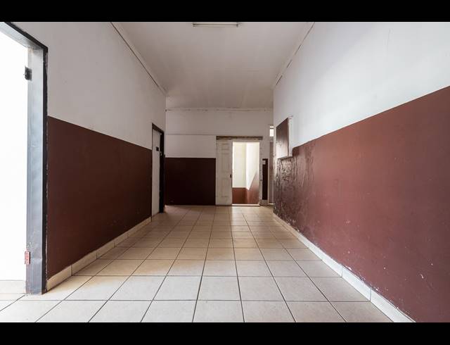 1,250M² BUILDING FOR SALE IN SELBY